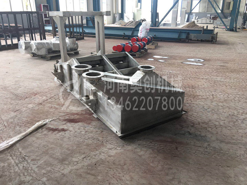 木瓜粉除雜直線振動(dòng)篩分機(jī) 木瓜粉除雜直線振動(dòng)篩分機(jī)