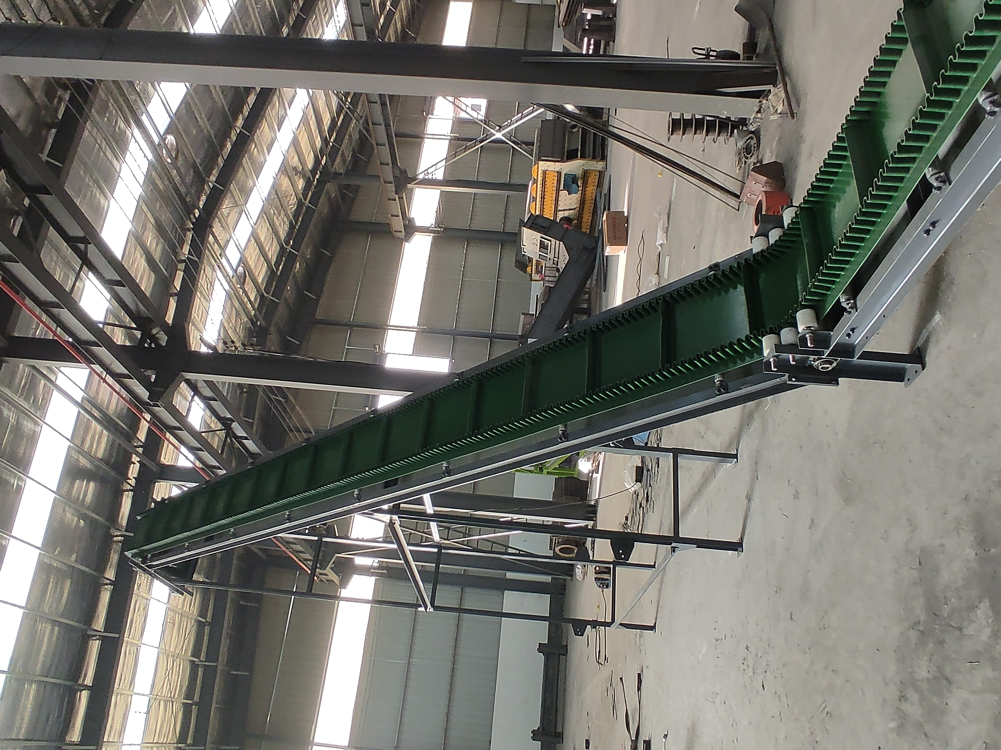 有著較為廣泛應用的輸送設備.適應于多種行業.具有性能好效率高的優秀特點